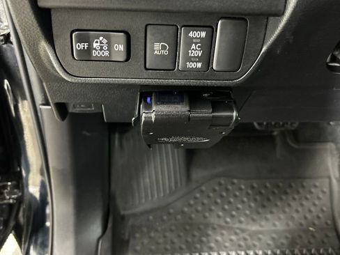 Used 2020 Toyota Tacoma TRD Sport w/ Technology Package image 14