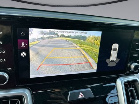 Used 2022 Kia Sorento EX w/ Panoramic Sunroof Package FWD image 17