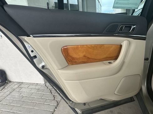 Used 2010 Lincoln MKS image 27