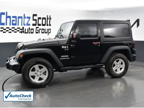 Used 2016 Jeep Wrangler Sport w/ Quick Order Package 24S AWD/4WD image 2
