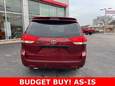 Used 2014 Toyota Sienna L image 27