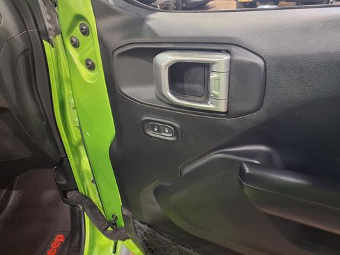 Used 2019 Jeep Wrangler Unlimited Rubicon AWD/4WD image 25