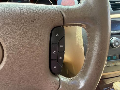 Used 2006 Buick Lucerne CXS w/ Driver Confidence Package FWD image 18