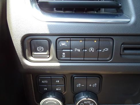 Used 2022 Chevrolet Tahoe LT AWD/4WD image 19
