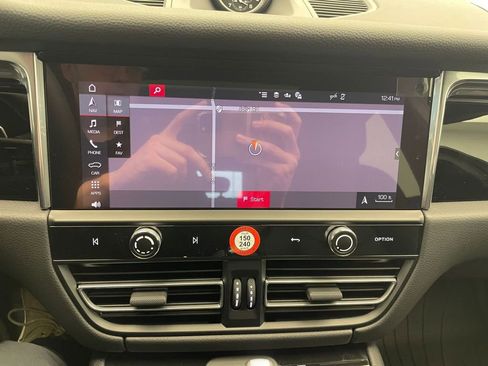 New 2026 Porsche Macan image 8