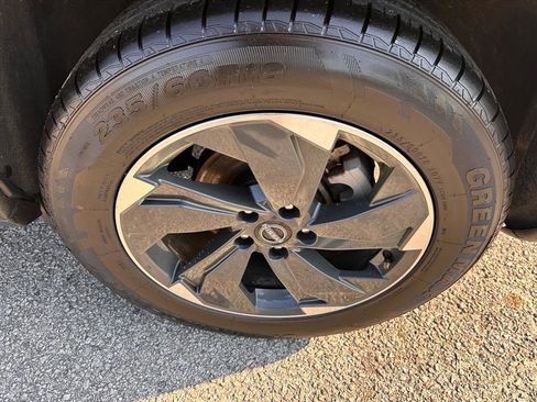 Used 2025 Nissan Rogue SV image 26