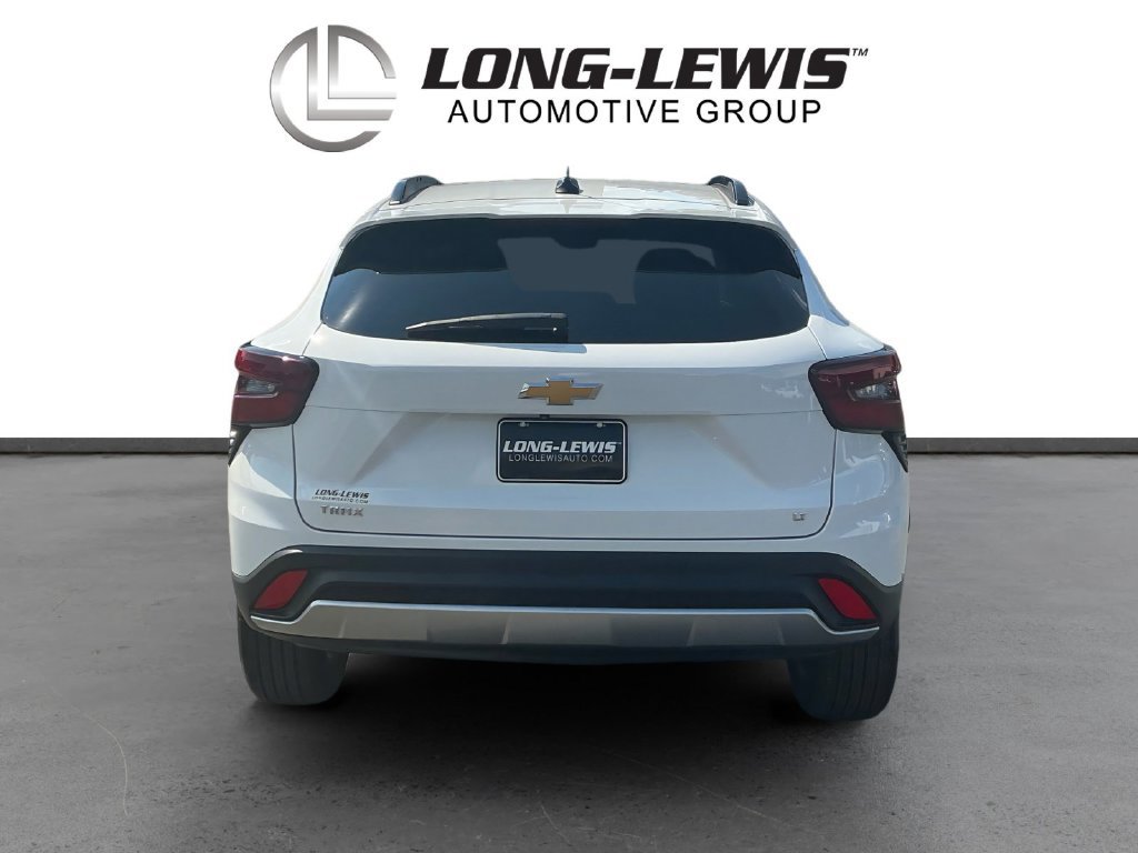 Used 2025 Chevrolet Trax LT FWD image 5