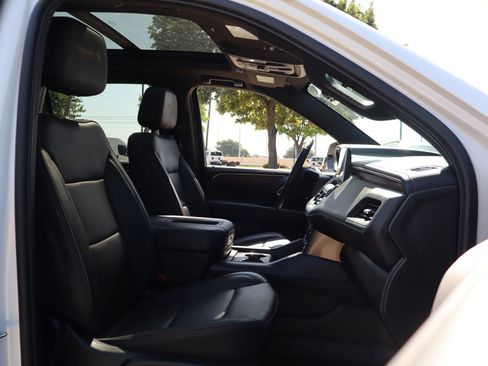 Used 2023 Chevrolet Suburban High Country AWD/4WD image 35