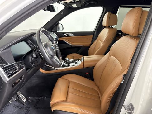 Used 2022 BMW X7 M50i w/ Executive Package image 23