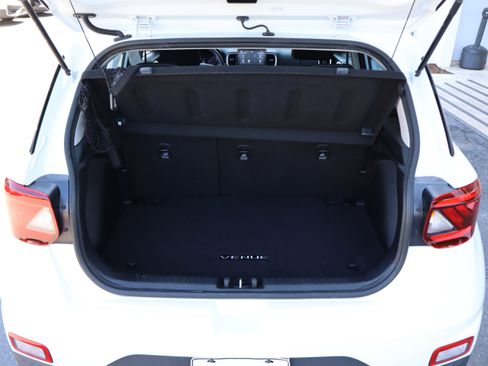Used 2021 Hyundai Venue SEL FWD image 32