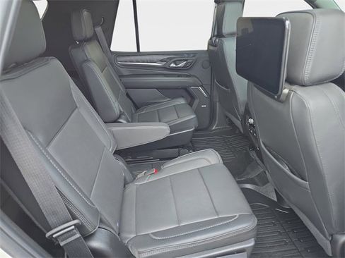 Used 2024 GMC Yukon Denali w/ Advanced Technology Package image 13