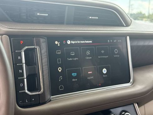 Used 2024 GMC Yukon Denali AWD/4WD image 16