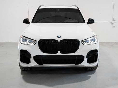 Used 2022 BMW X5 M50i w/ Executive Package image 5