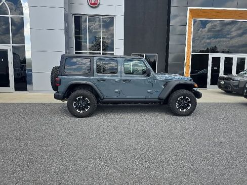 Used 2025 Jeep Wrangler Unlimited Rubicon 4xe w/ Safety Group AWD/4WD image 7