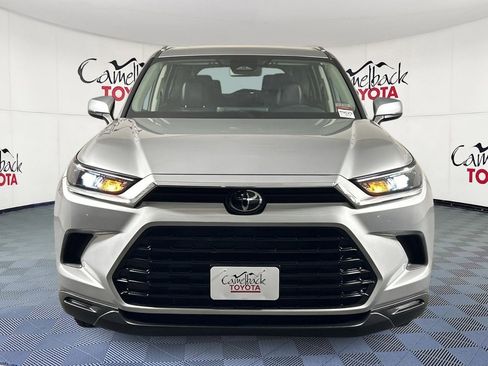 Used 2025 Toyota Grand Highlander AWD image 3