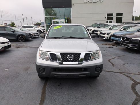 Used 2019 Nissan Frontier S RWD image 2