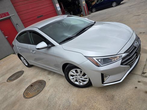 Used 2020 Hyundai Elantra SE w/ Cargo Package (C1) FWD image 9