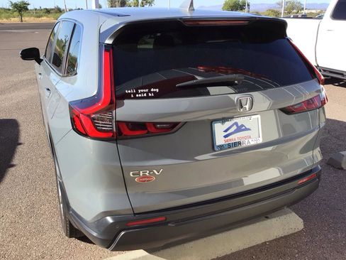 Used 2025 Honda CR-V EX-L image 11