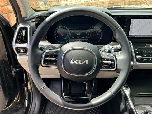 Used 2024 Kia Sorento EX w/ Panoramic Sunroof Package AWD/4WD image 10