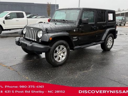 Used 2016 Jeep Wrangler Unlimited Sahara image 2