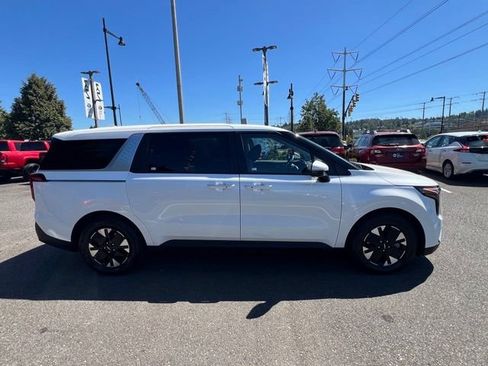 Used 2026 Kia Carnival LXS FWD image 4