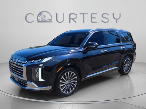 Used 2024 Hyundai Palisade Calligraphy FWD image 1