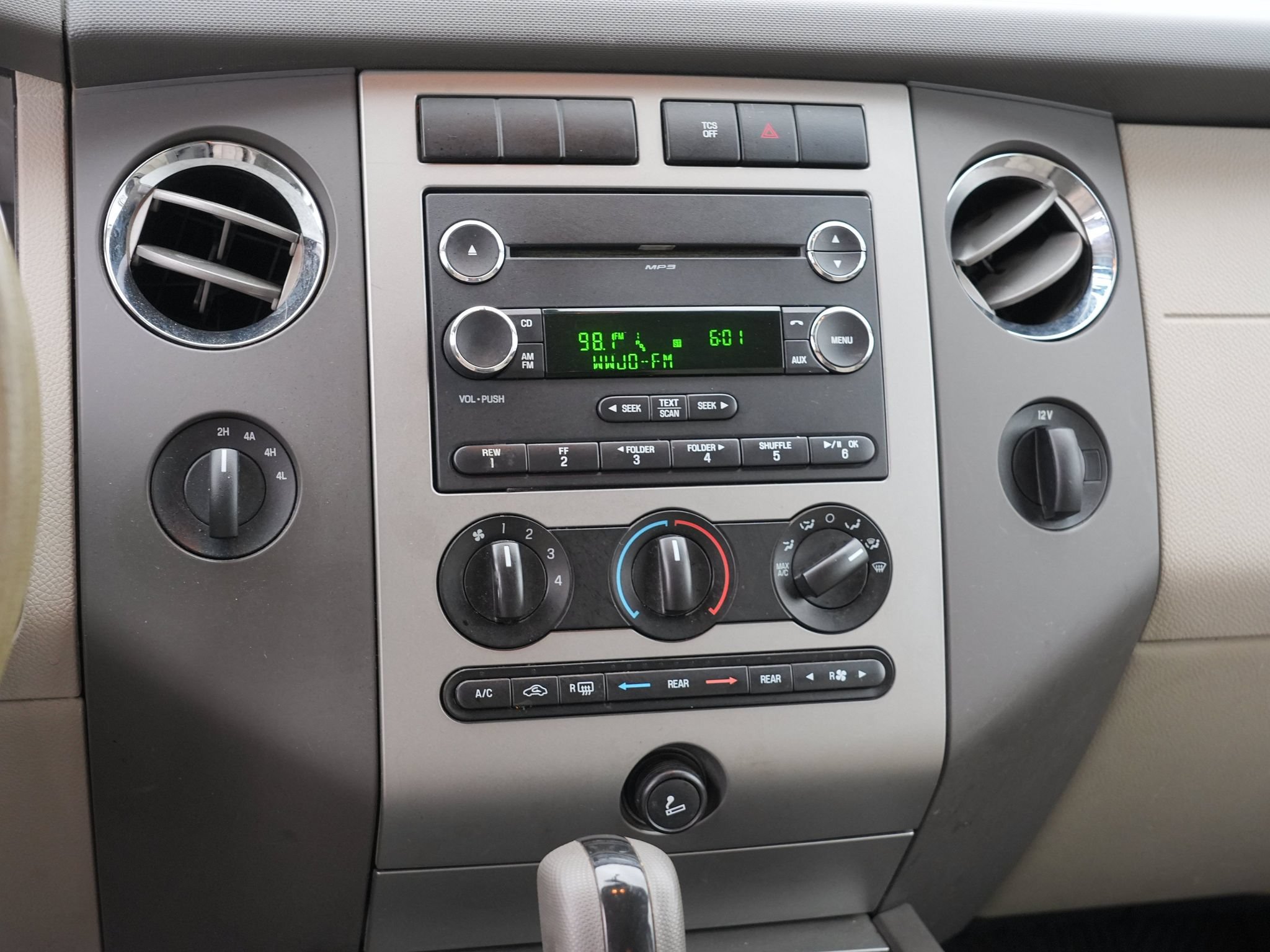 Used 2013 Ford Expedition XL AWD/4WD image 22