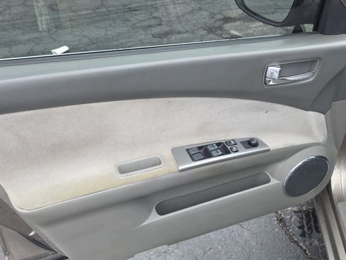 Used 2005 Nissan Altima 3.5 SE w/ (N01) Sport Plus Pkg FWD image 13