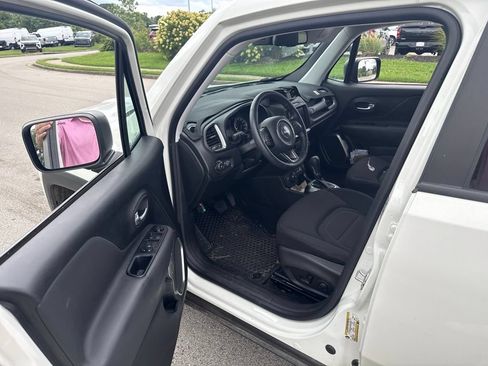 Used 2022 Jeep Renegade Latitude w/ Convenience Group AWD/4WD image 5