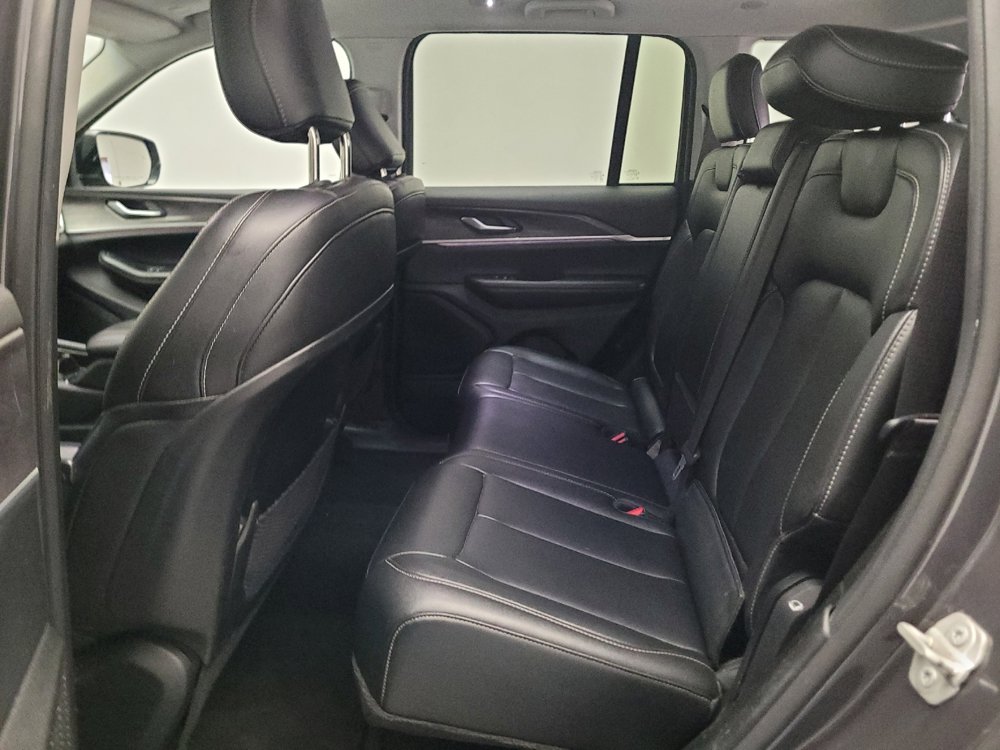 Used 2023 Jeep Grand Cherokee Limited AWD/4WD image 18