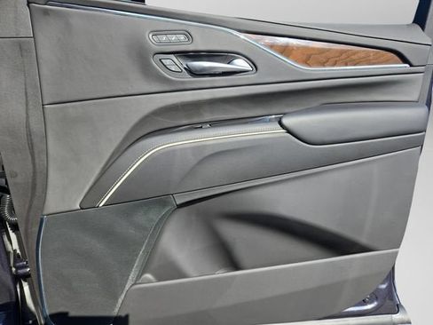 Used 2023 Cadillac Escalade Sport Platinum RWD image 43