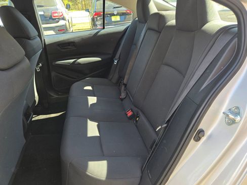 Used 2022 Toyota Corolla LE image 9
