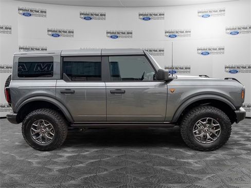 New 2025 Ford Bronco Badlands image 6