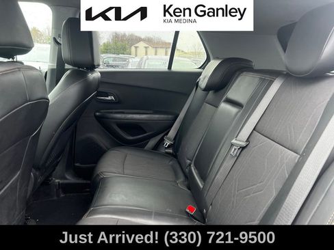 Used 2019 Chevrolet Trax LT w/ LT Convenience Package image 10