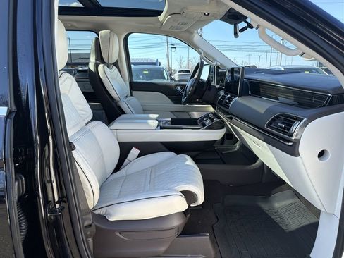Used 2022 Lincoln Navigator L Black Label image 15
