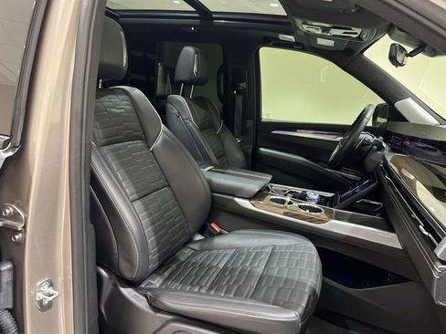 Used 2025 Cadillac Escalade Sport Platinum AWD/4WD image 24