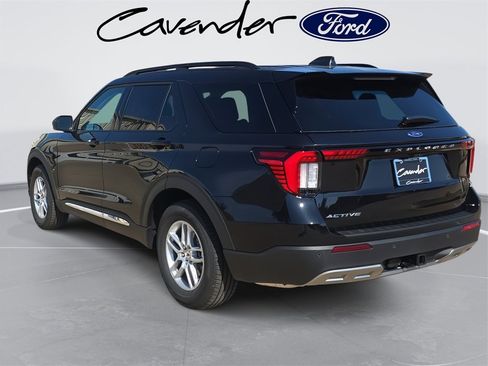 New 2025 Ford Explorer Active w/ Active Comfort Package image 8