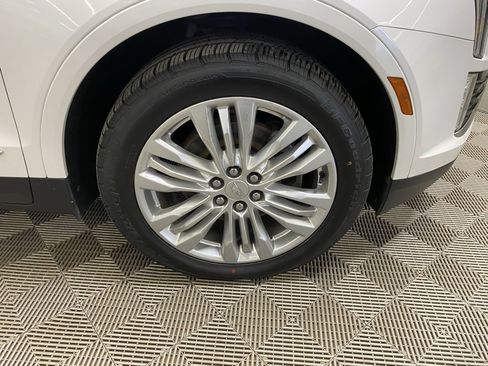 Used 2019 Cadillac XT5 Premium Luxury image 2
