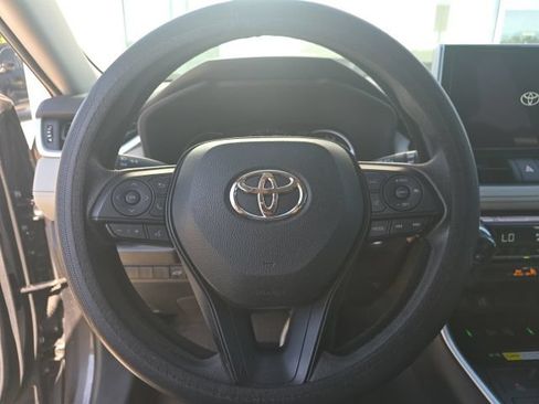 Used 2025 Toyota RAV4 XLE w/ Convenience Package FWD image 16