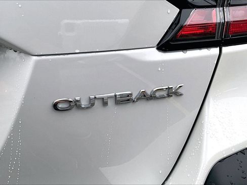 Used 2025 Subaru Outback Premium image 8