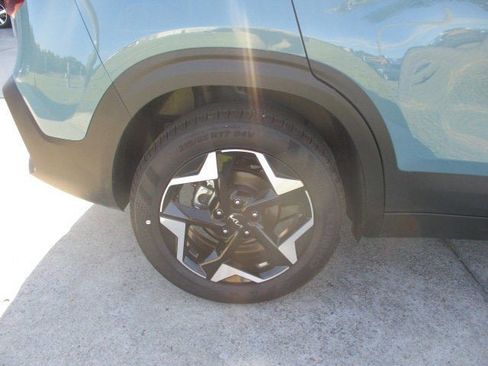 Used 2025 Kia Seltos EX w/ EX Sunroof Package image 10