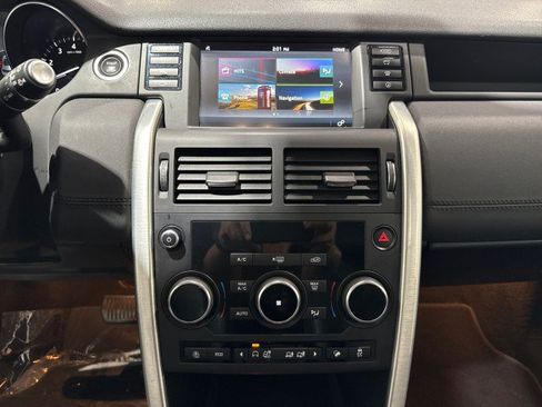Used 2019 Land Rover Discovery Sport HSE AWD/4WD image 22