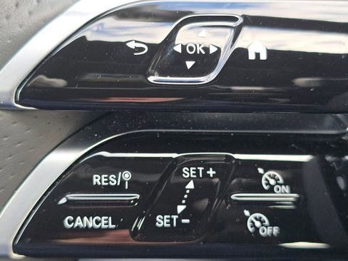 Certified 2025 Mercedes-Benz C 300 4MATIC Sedan image 30