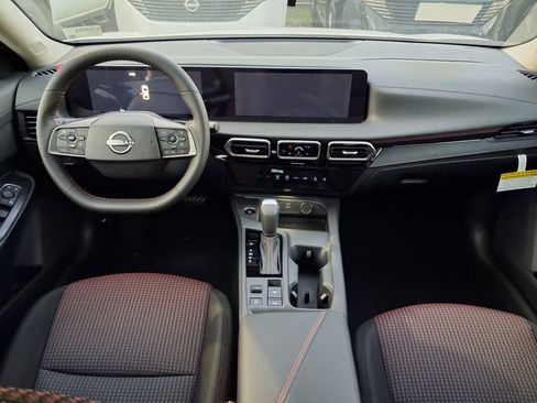 New 2026 Nissan Sentra SR w/ Floor Mat Package FWD image 6