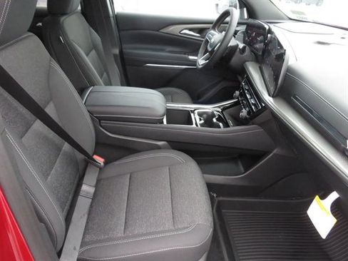 New 2026 Chevrolet Traverse LT w/ Sun and Wheel Package image 11