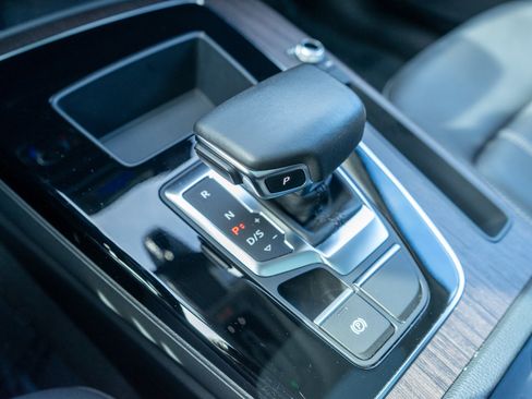 Used 2023 Audi Q5 2.0T Premium w/ Convenience Package image 21