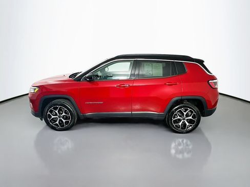 Used 2025 Jeep Compass Limited AWD/4WD image 4