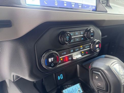 Used 2024 Ford Bronco Wildtrak image 20