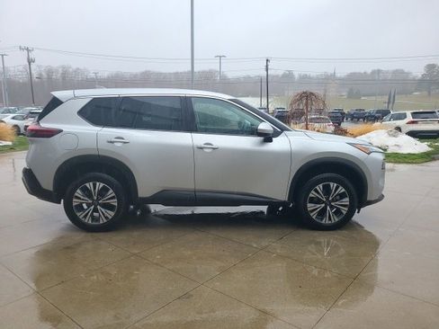 Used 2023 Nissan Rogue SV image 8