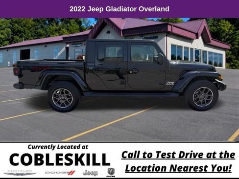 Used 2022 Jeep Gladiator Overland w/ Popular Equipment Package AWD/4WD image 3